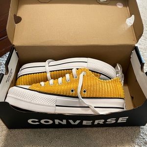 NIB gold corduroy Chuck Taylor’s